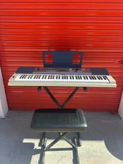Yamaha Electronic Keyboard with Stand