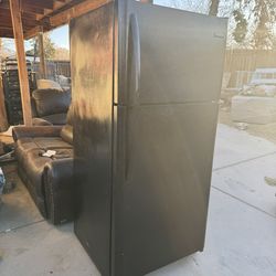 Frigidaire Fridge