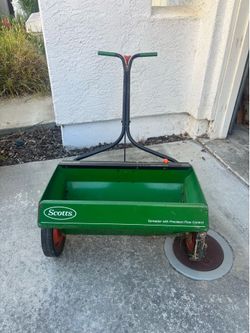 Scott’s spreader with precision flow control
