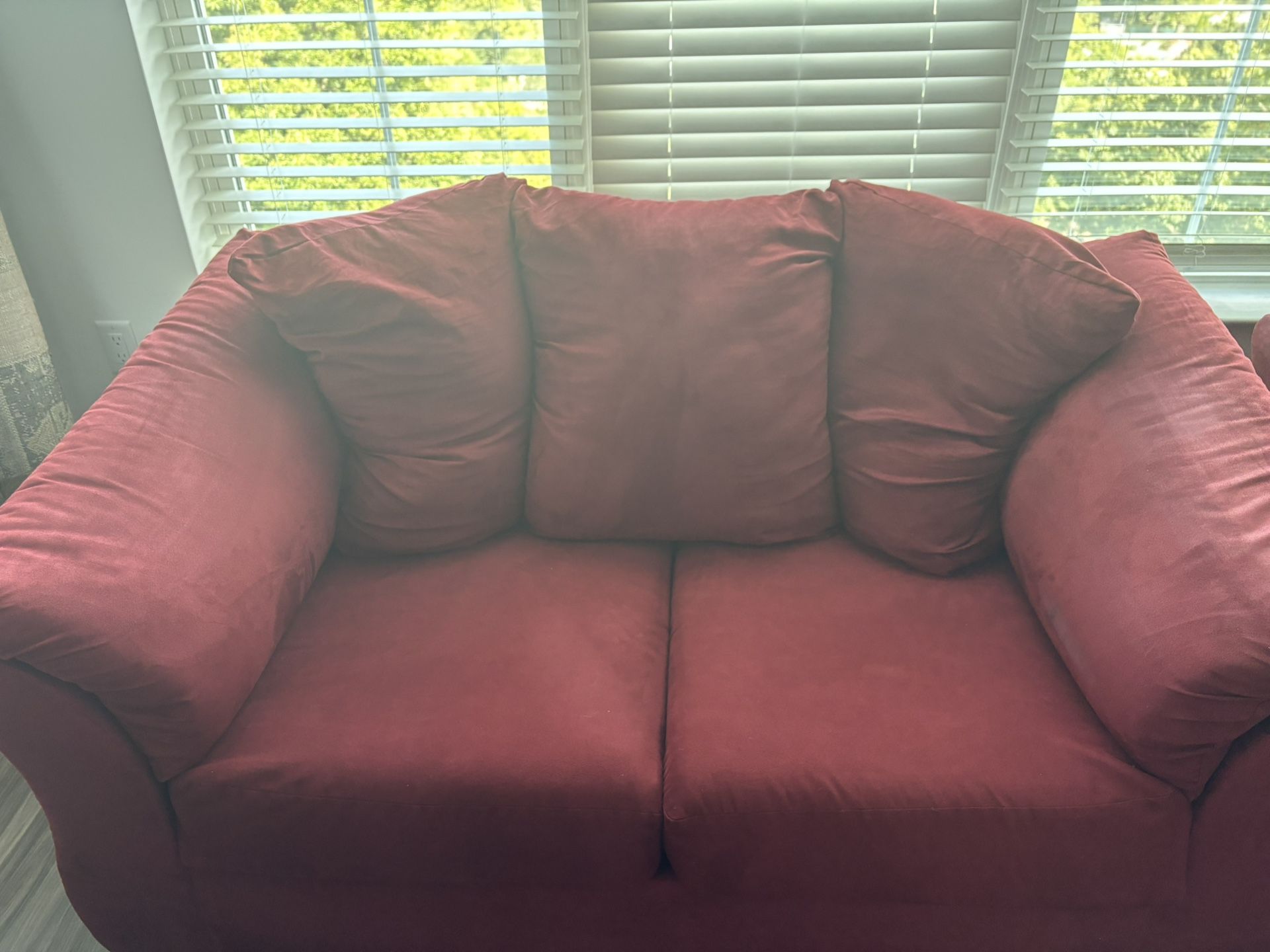 Darcy Red Love Seat