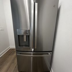 GE Refrigerator 
