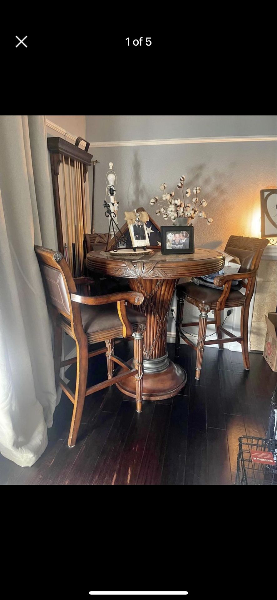 Bar table And 4 chairs