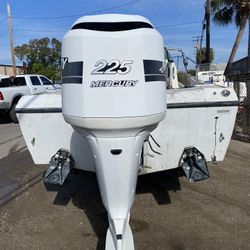 2005 Mercury/Yamaha 225 HP 4-Stroke 25" Outboard Motor