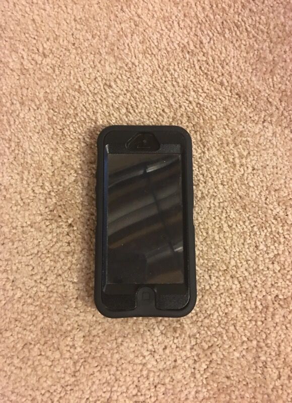OtterBox iPhone 5/5s protective case