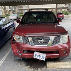 Salvage 07 Nissan Pathfinder 