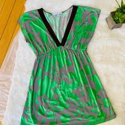 Charlotte Russe Women’s Green Floral V-Neck Dress Size Small