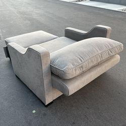 Couch/bed convertible