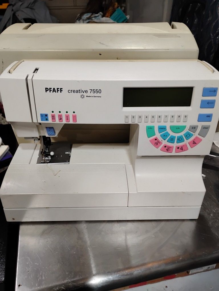 Pfaff 7550 Computerized Sewing Machine