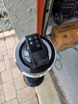 Tower Fan with Remote Control – Excellent Condition
