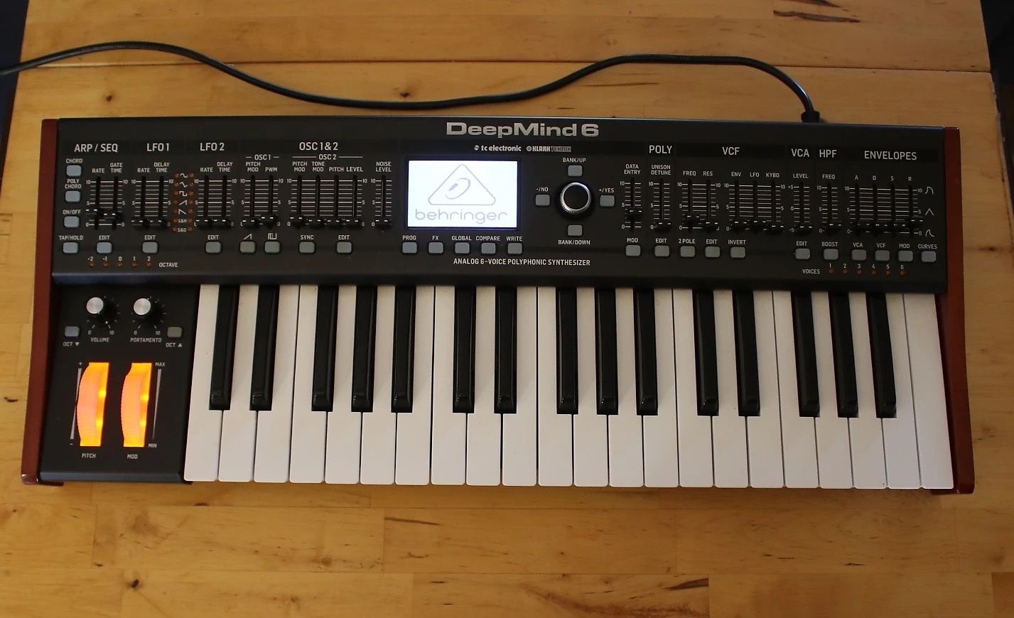 Behringer DeepMind 6 37-Key 6-Voice Polyphonic Analog Synth