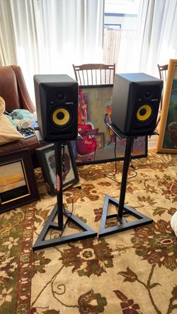 KRK Rokit 5 monitors and stands