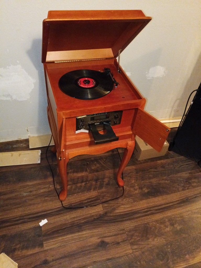 Record Player,CD Player, Am,FM,Tape Player,Crosley,$60