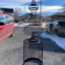 Metal Topiary / Yard Trellis Planter / Decoration