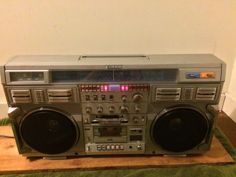 Conion C-100F vintage boombox