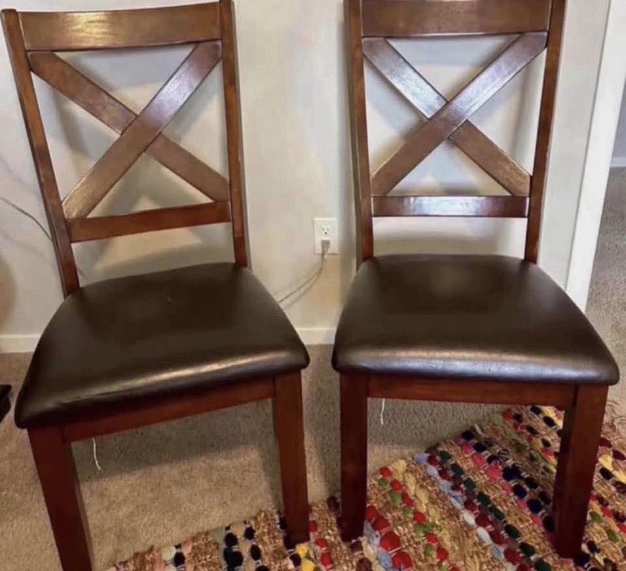 2 Chairs for dining table / very good Quality