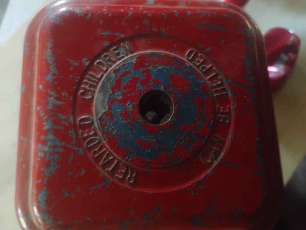 Old 5 Cent Candy Machine