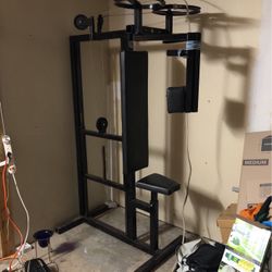 Pec Deck Free Weight Machine 