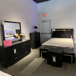 Black Queen Bed Room Set