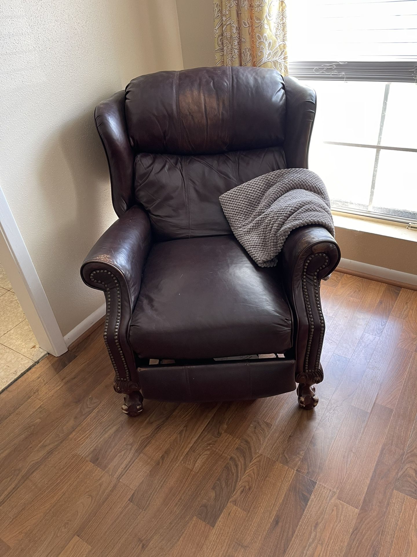 Brown Leather Armchair Lazy Boy Style 