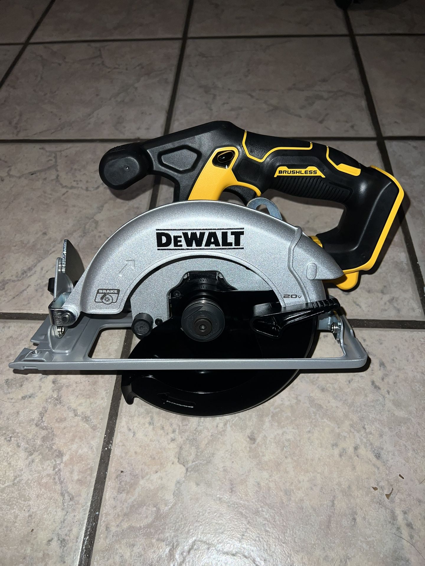 New Dewalt Skillsaw 20v Atomic