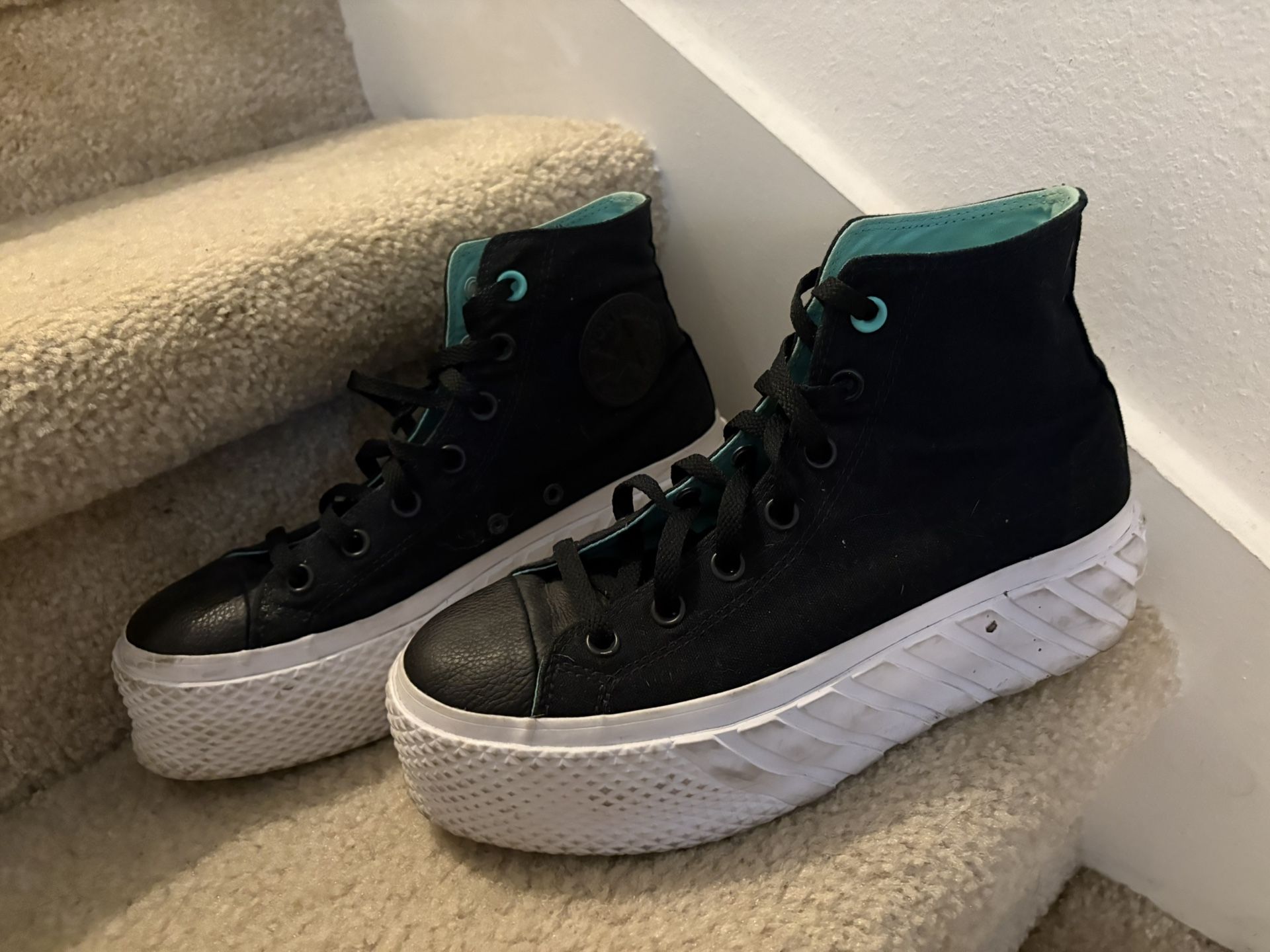 CONVERSE CTAS LIFT 2X HI PLATFORM WOMEN'S Size 8.5 black