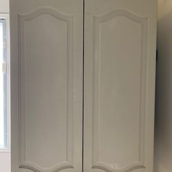 Keter Gray Plastic Garage Storage Cabinet with 2 Adjustable Shelves