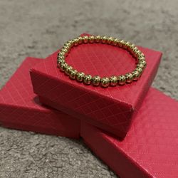 Gold toned bracelet
