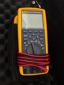 Like New Fluke 287 True RMS Multimeter with Test Leads