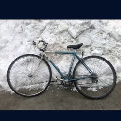 Retro 1988 Schwinn Traveler Bicycle (Road Bike)