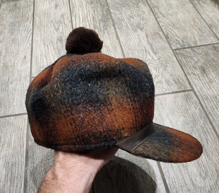 Vintage wool pom pom hat size 7.5