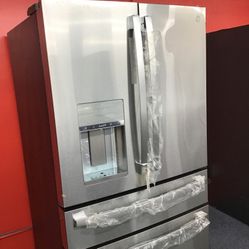 New Scratch And Dent GE Profile 28 Cu Ft Grab And Go Stainless Steel Fridge. 1 year Warranty 