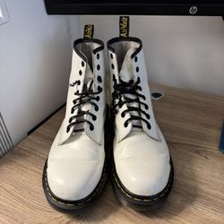 Dr. Marten White Lace Up Combat Boots 9M/11W 