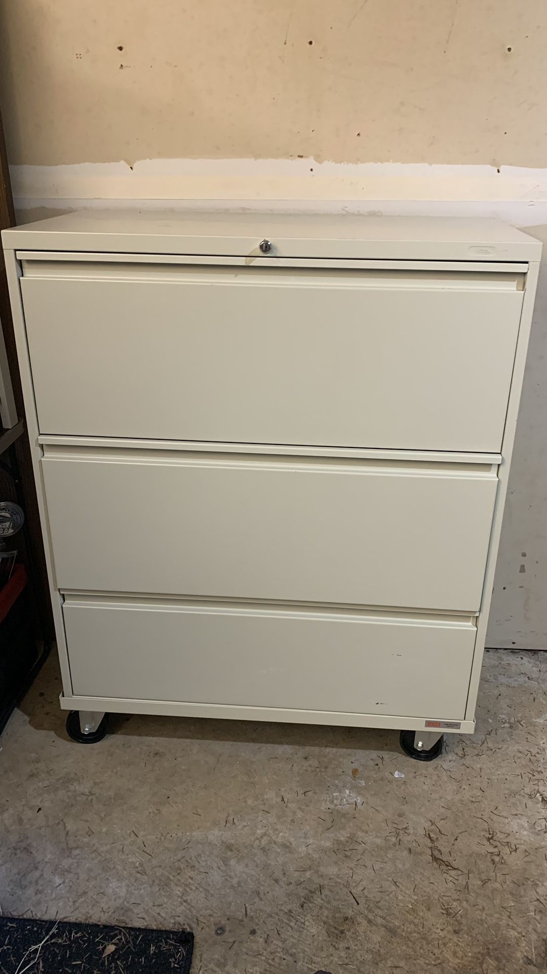 File Cabinet With Key