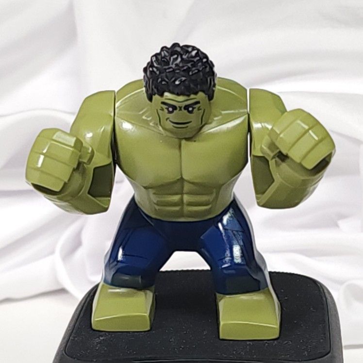 LEGO Hulk Marvel Figure