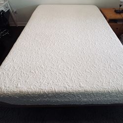 Reclining and vibrating bed