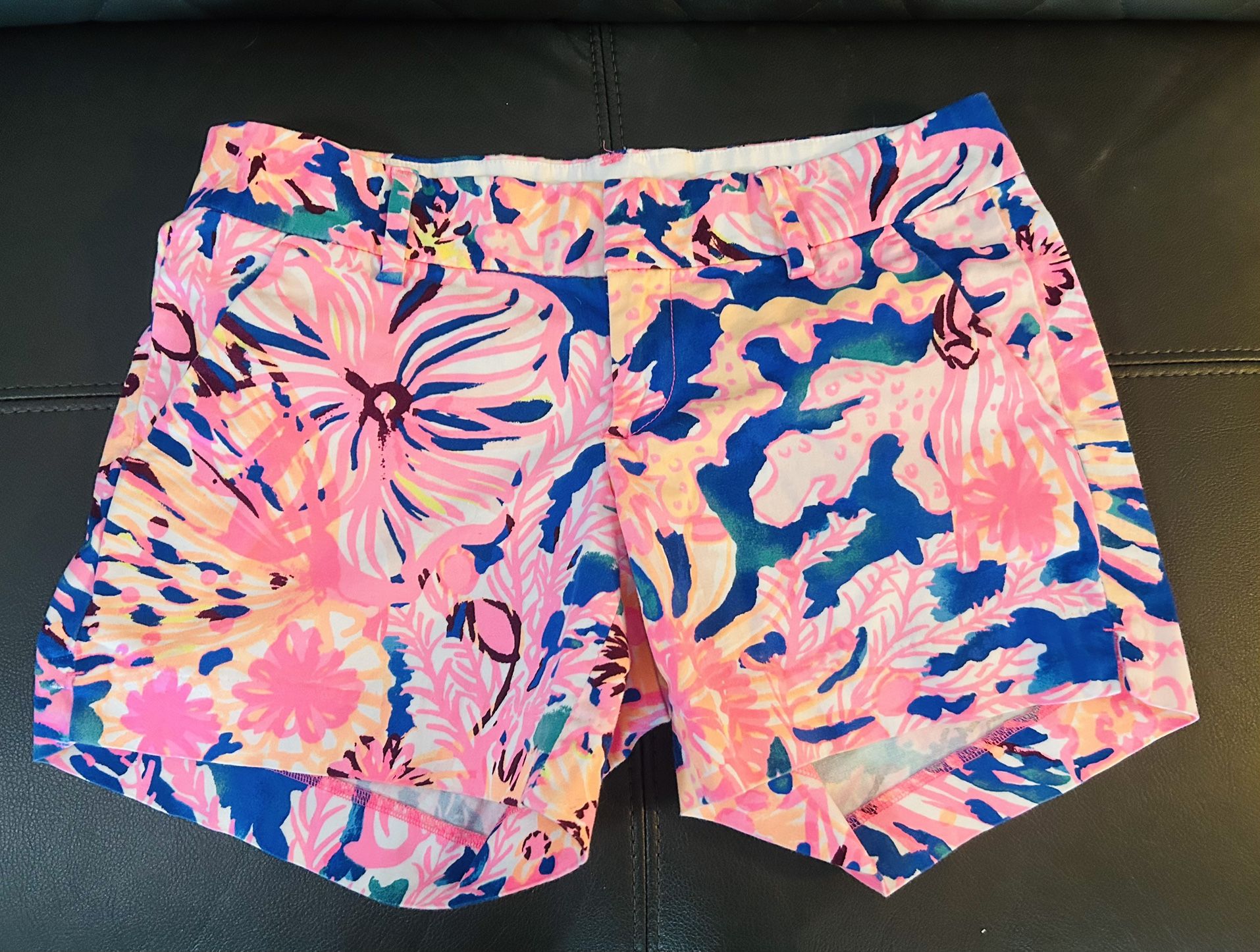 Lilly Pulitzer 5″ Callahan Shorts Size 2 Pink Blue Floral Tropical