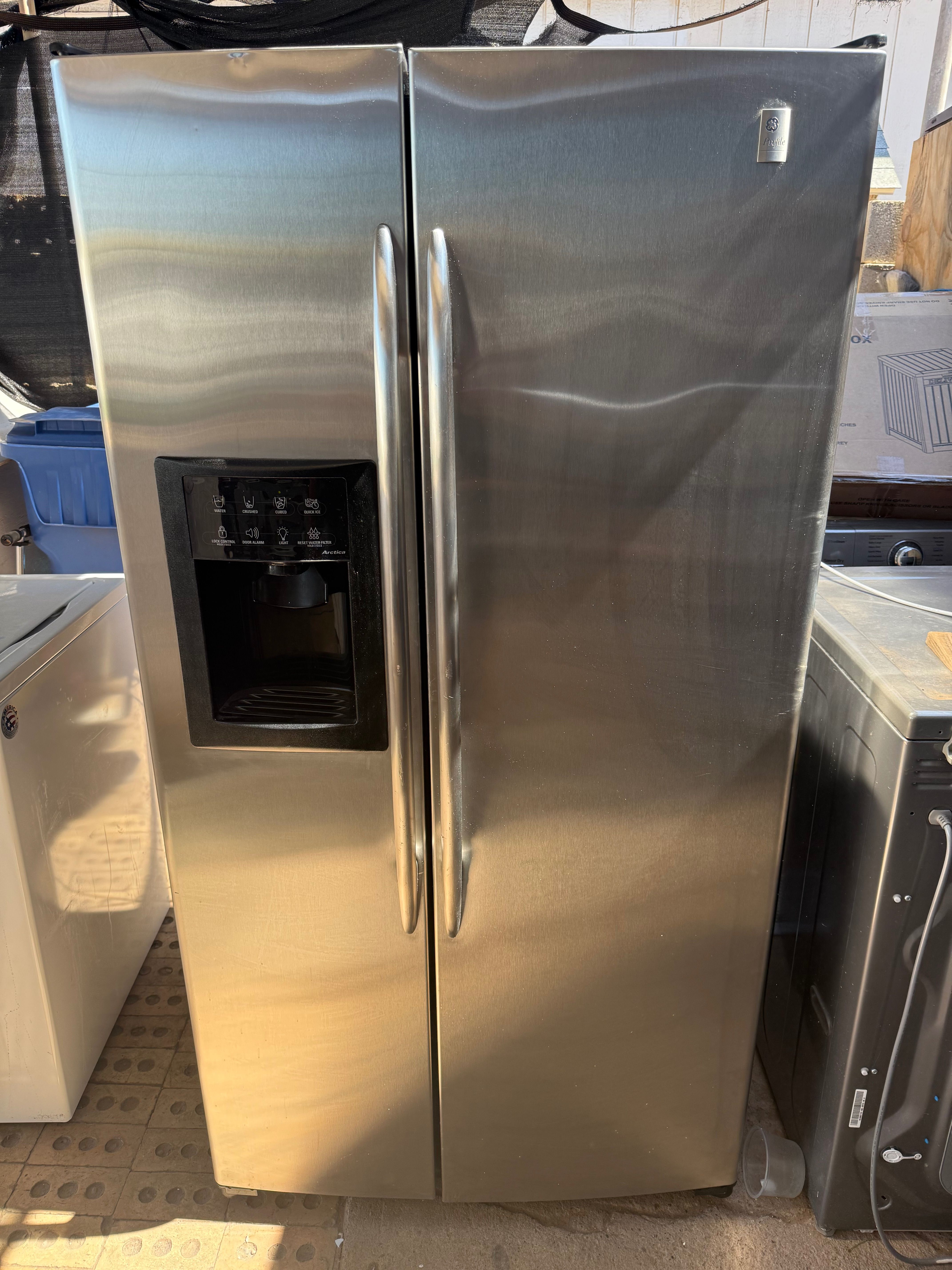 GE refrigerator Side by side ICE Maker & water dispenser Working ‼️ 45 DAYS WARRANTY ‼️ Delivery FEE SAME DAY ‼️