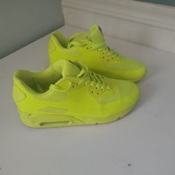 Men's size 7 Nike airmax
