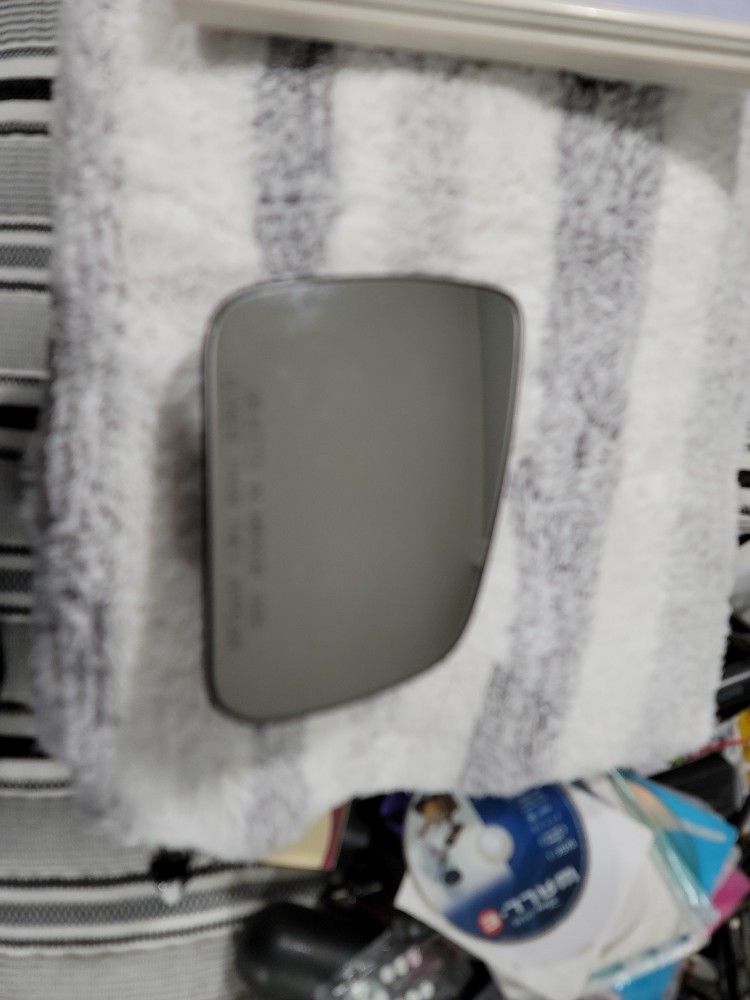 2010 Mercedes Passenger Mirror Glass