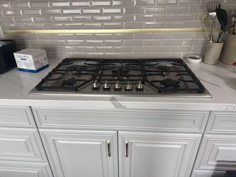 Thermador 36 Inch Cooktop Excellent Condition