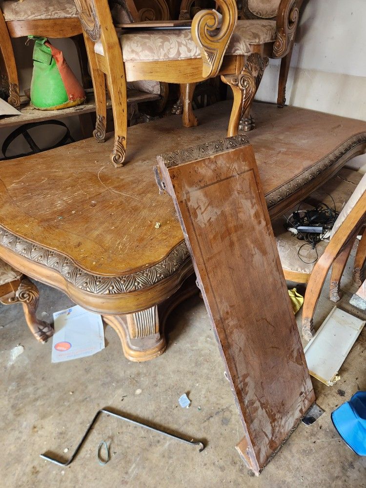 Dinning Table With Chairs