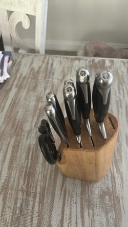 Tupperware Knife Set with Wooden Block
