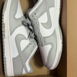 nike grey dunks size 8 