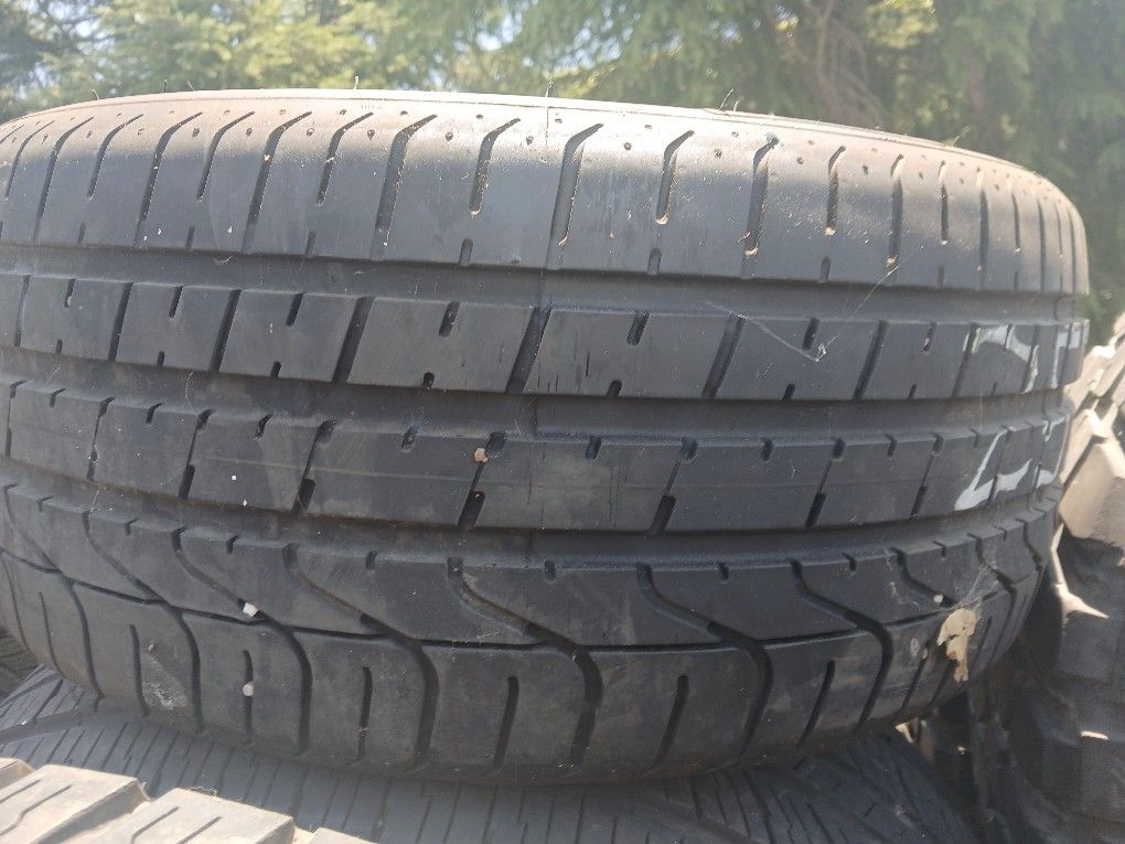255/35R20 PIRELLI TIRES (2)