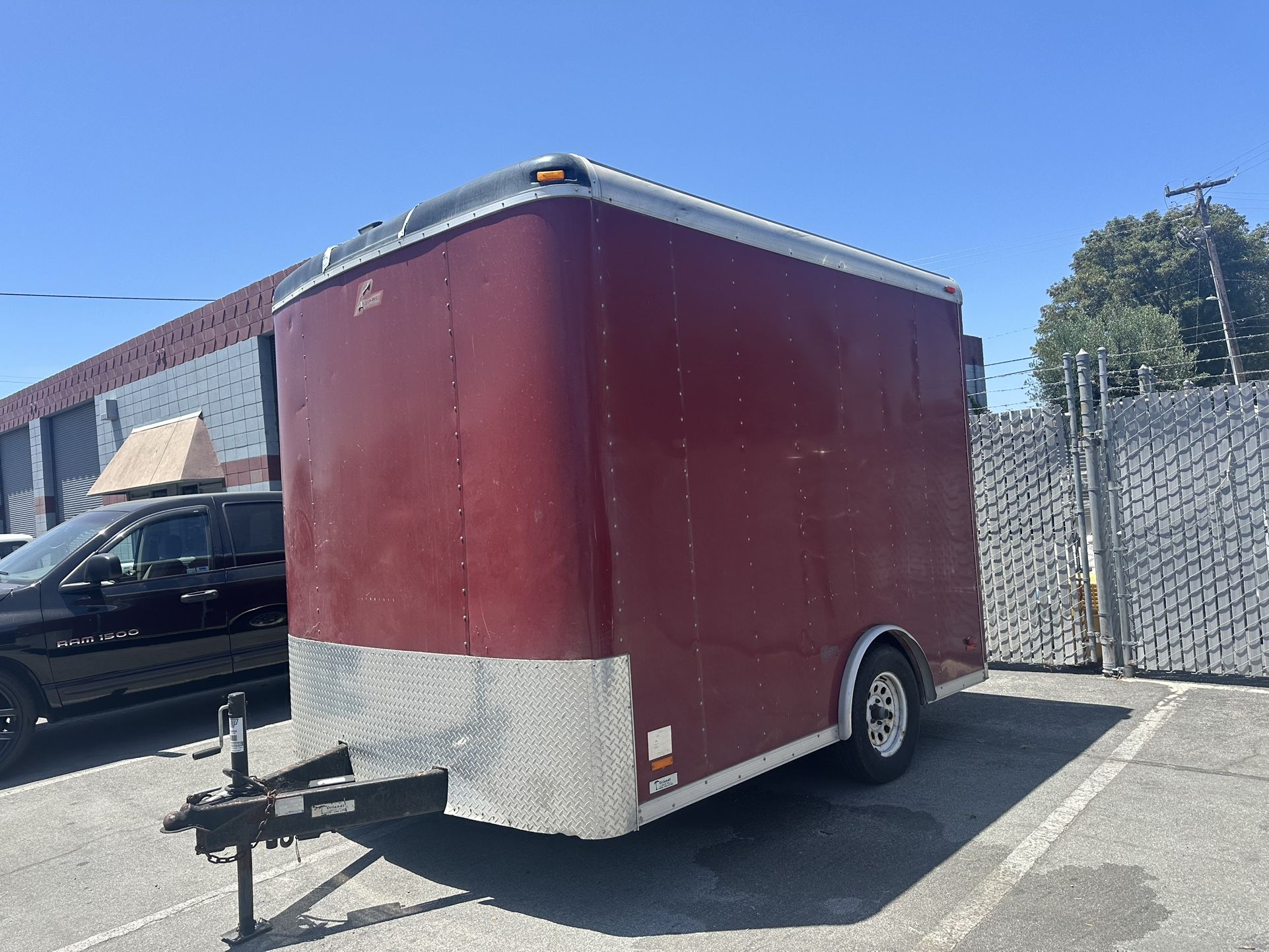 ENCLOSED TRAILER