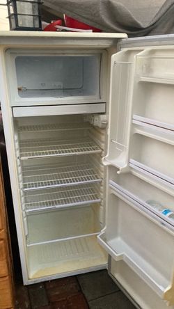 Fridge $100
