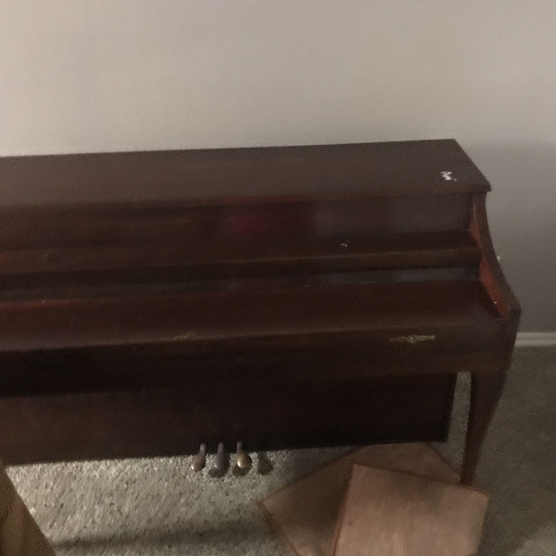 Gkimball Piano Antique