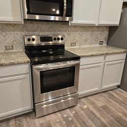 FRIGIDAIRE Range and Microwave