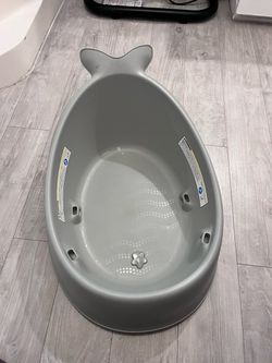 Baby bath tub