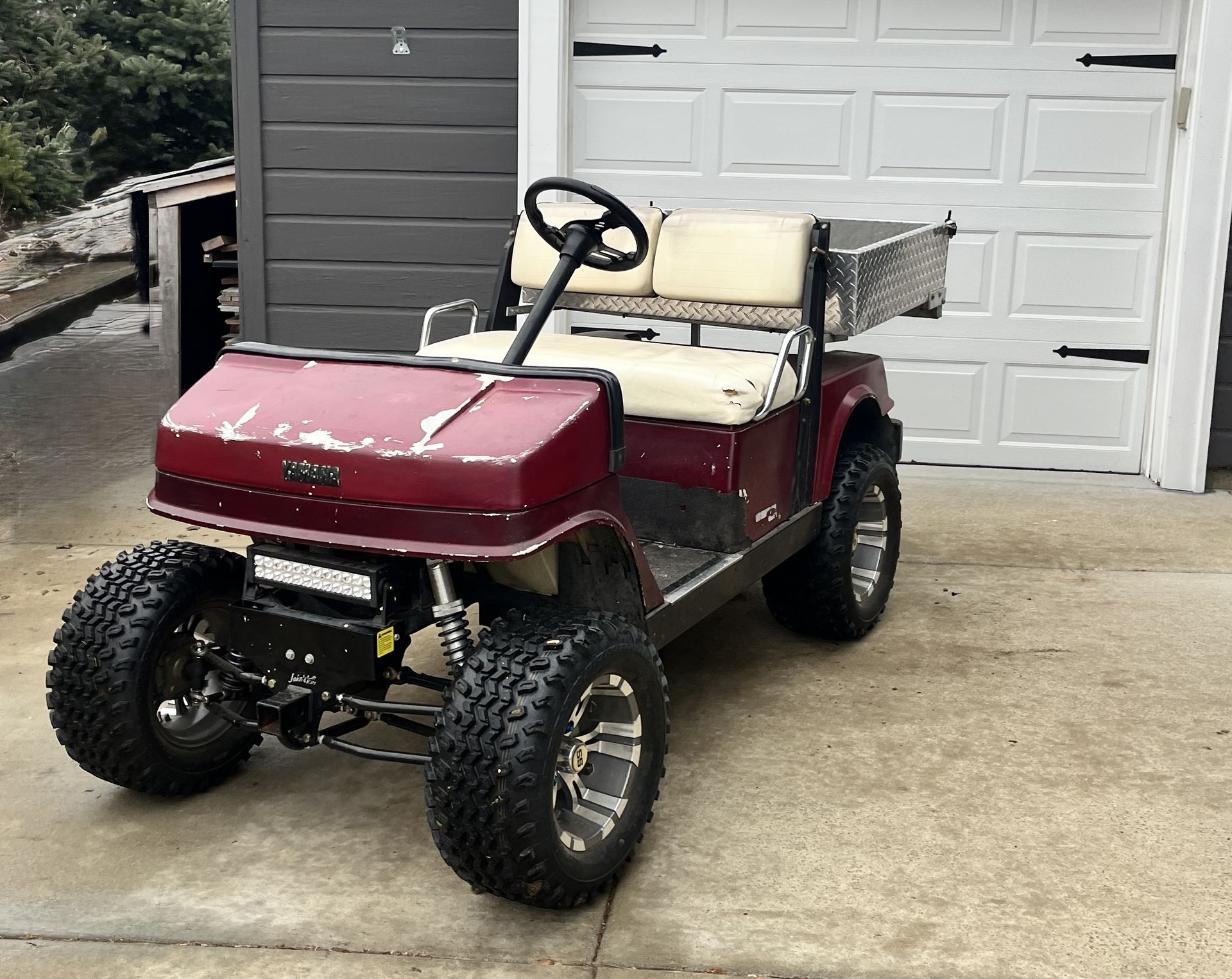 Yamaha G9 Lifted Gas Golf Cart